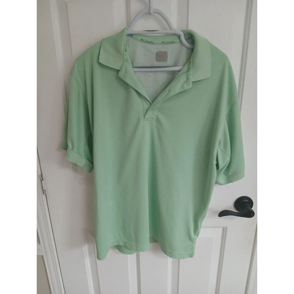 Mens medium Columbia  PFG light green shirt